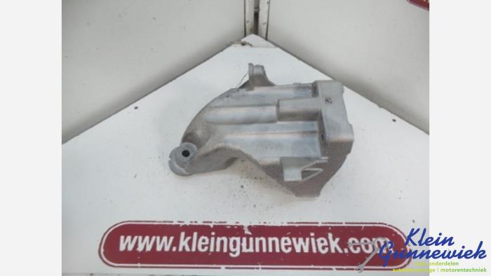 Used Engine mount Mercedes Sprinter Price € 16,00 Margin scheme offered by Klein Gunnewiek Autodemontage & Motorentechniek