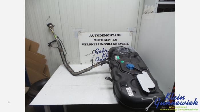 Używane Zbiornik MG EHS Cena € 150,00 Procedura marży oferowane przez Klein Gunnewiek Autodemontage & Motorentechniek