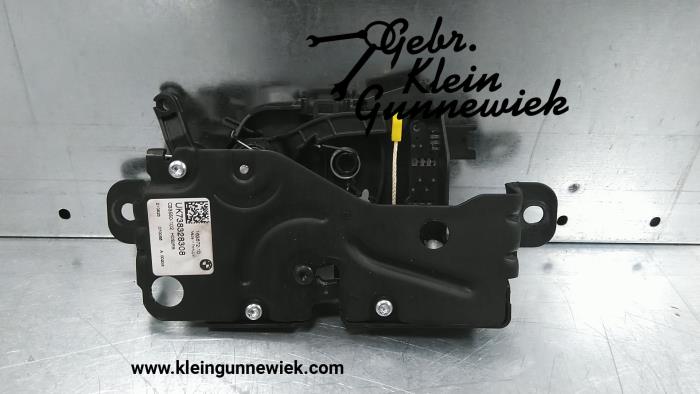 Tailgate lock mechanism from a BMW 2-Serie 2021
