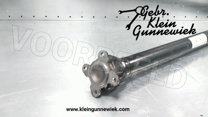 4x4 front intermediate driveshaft from a BMW 3-Serie 2021