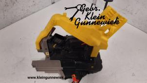 Usagé Serrure portière mécanique 4portes arrière droite Kia Cee'd Sportswagon Prix sur demande proposé par Gebr.Klein Gunnewiek Ho.BV