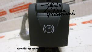 Używane Przelacznik hamulca postojowego Renault Scenic Cena € 35,00 Procedura marży oferowane przez Gebr.Klein Gunnewiek Ho.BV