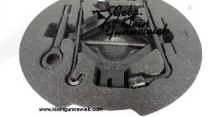 Used Tool set Kia Cee'D Price on request offered by Gebr.Klein Gunnewiek Ho.BV