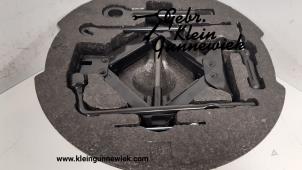 Used Tool set Kia Cee'D Price on request offered by Gebr.Klein Gunnewiek Ho.BV
