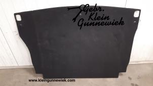 Usados Alfombrilla de maletero Kia Cee'D Precio de solicitud ofrecido por Gebr.Klein Gunnewiek Ho.BV