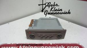 Usagé Radio/Lecteur CD Renault Megane Scenic Prix € 75,00 Règlement à la marge proposé par Gebr.Klein Gunnewiek Ho.BV