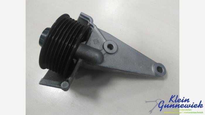 Gebrauchte Spannrolle Multiriemen Renault Scenic Preis € 17,00 Margenregelung angeboten von Klein Gunnewiek Autodemontage & Motorentechniek