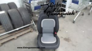 Used Seat, right Kia Cee'D Price € 165,00 Margin scheme offered by Gebr.Klein Gunnewiek Ho.BV