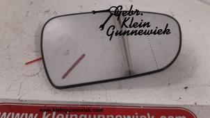Used Mirror glass, right Kia Cee'D Price on request offered by Gebr.Klein Gunnewiek Ho.BV