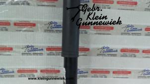 Usados Amortiguador izquierda detrás Renault Scenic Precio de solicitud ofrecido por Gebr.Klein Gunnewiek Ho.BV