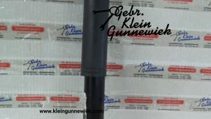 Usados Amortiguador izquierda detrás Renault Scenic Precio de solicitud ofrecido por Gebr.Klein Gunnewiek Ho.BV