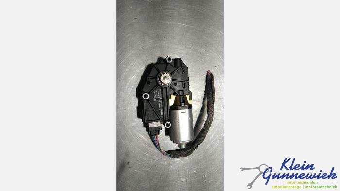 Używane Silnik szyberdachu Renault Megane Scenic Cena € 80,00 Procedura marży oferowane przez Klein Gunnewiek Autodemontage & Motorentechniek