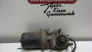 Gebrauchte Scheibenwischermotor vorne Renault Master Preis € 30,00 Margenregelung angeboten von Gebr.Klein Gunnewiek Ho.BV