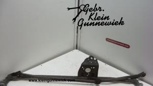 Used Wiper mechanism Renault Master Price € 35,00 Margin scheme offered by Gebr.Klein Gunnewiek Ho.BV
