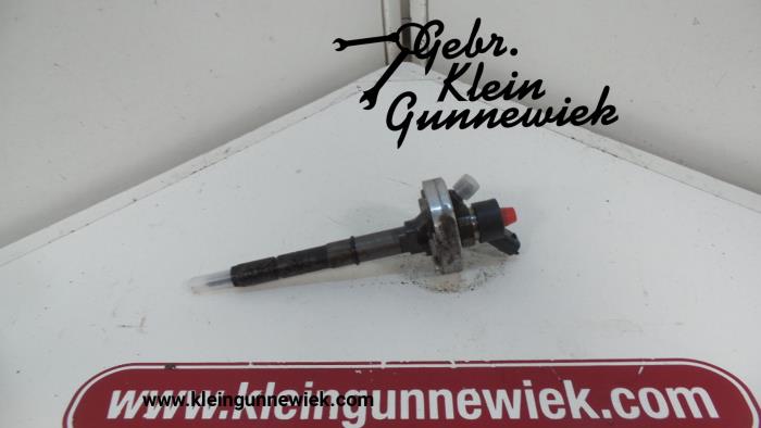 Injector (diesel) from a Renault Master 2008