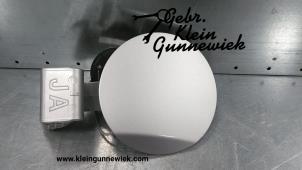 Gebrauchte Tankklappe Kia Picanto Preis € 45,00 Margenregelung angeboten von Gebr.Klein Gunnewiek Ho.BV