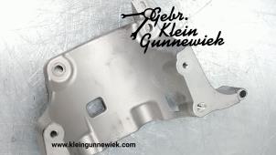 Used Alternator lower bracket Volvo XC40 Price € 35,00 Margin scheme offered by Gebr.Klein Gunnewiek Ho.BV