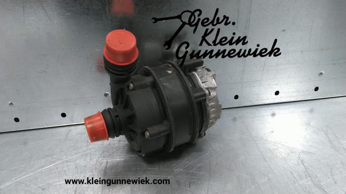 Water pump from a BMW 3-Serie 2018