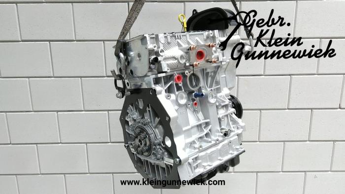 Engine Volkswagen Golf - 04E100033SX 672702