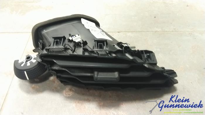 Begagnade Luftmunstycke, instrumentbräda Ford Transit Pris € 21,00 Marginaltabell erbjuds av Klein Gunnewiek Autodemontage & Motorentechniek