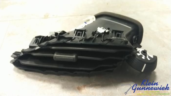 Begagnade Luftmunstycke, instrumentbräda Ford Transit Pris € 21,00 Marginaltabell erbjuds av Klein Gunnewiek Autodemontage & Motorentechniek