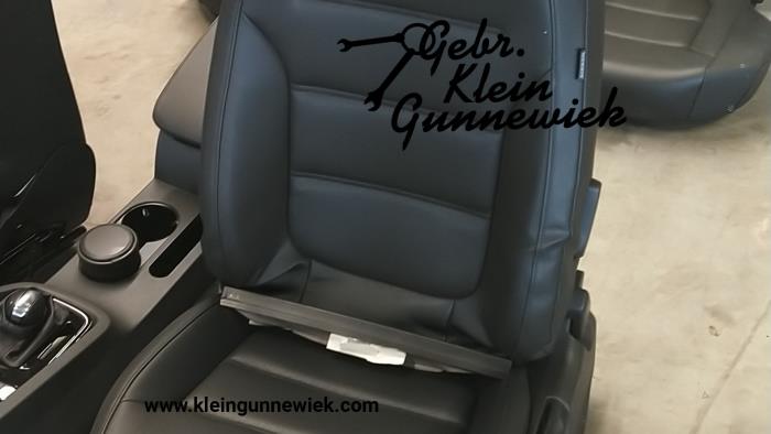 Kit revêtement (complet) d'un Volkswagen Jetta 2016