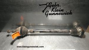 Used Front drive shaft, right Volkswagen Passat Price € 95,00 Margin scheme offered by Gebr.Klein Gunnewiek Ho.BV