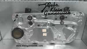 Usagé Mécanique vitre 2portes avant droite Volkswagen Polo Prix € 35,00 Règlement à la marge proposé par Gebr.Klein Gunnewiek Ho.BV