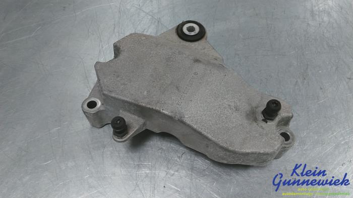 Used Engine mount Mercedes CLA Price € 35,00 Margin scheme offered by Klein Gunnewiek Autodemontage & Motorentechniek