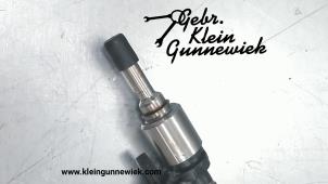 Used Injector (petrol injection) Skoda Superb Price € 30,00 Margin scheme offered by Gebr.Klein Gunnewiek Ho.BV