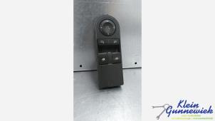 Begagnade Flerfunktionsbrytare, fönster Opel Astra Pris € 40,00 Marginaltabell erbjuds av Klein Gunnewiek Autodemontage & Motorentechniek