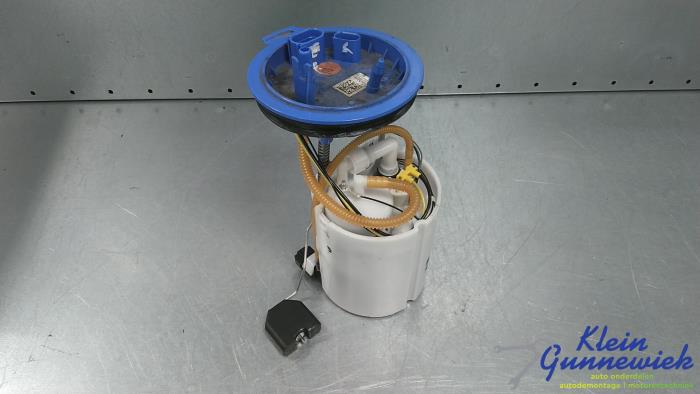 Usagé Pompe à carburant Volkswagen Passat Prix € 113,00 Règlement à la marge proposé par Klein Gunnewiek Autodemontage & Motorentechniek