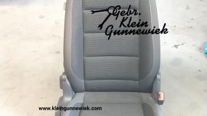Used Seat, right Volkswagen Touran Price € 135,00 Margin scheme offered by Gebr.Klein Gunnewiek Ho.BV
