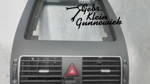 Usagé Grille aération tableau de bord Volkswagen Touran Prix € 35,00 Règlement à la marge proposé par Gebr.Klein Gunnewiek Ho.BV