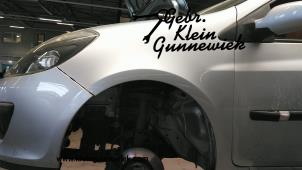 Used Front wing, left Renault Clio Price € 35,00 Margin scheme offered by Gebr.Klein Gunnewiek Ho.BV