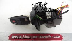 Used Ignition lock + key Jaguar XJ Price on request offered by Gebr.Klein Gunnewiek Ho.BV