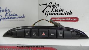 Używane Przelacznik swiatel awaryjnych Jaguar XJ Cena na żądanie oferowane przez Gebr.Klein Gunnewiek Ho.BV