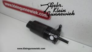 Usados Bomba de limpiaparabrisas delante Tesla Model 3 Precio € 25,00 Norma de margen ofrecido por Gebr.Klein Gunnewiek Ho.BV