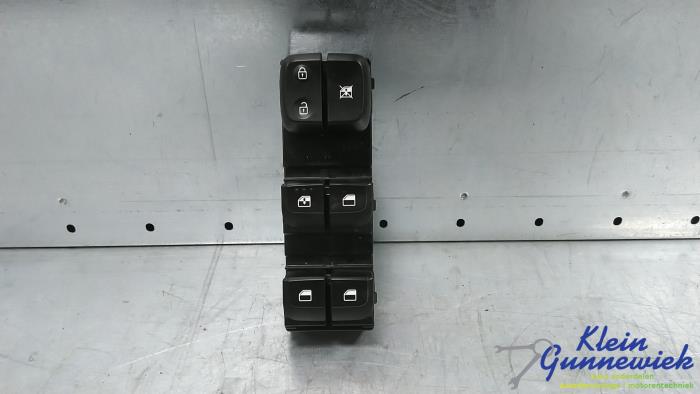 Usados Interruptor combinado de ventanillas Kia Picanto Precio € 31,00 Norma de margen ofrecido por Klein Gunnewiek Autodemontage & Motorentechniek