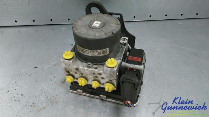 Begagnade ABS-pump Volkswagen E-Golf Pris € 31,00 Marginaltabell erbjuds av Klein Gunnewiek Autodemontage & Motorentechniek