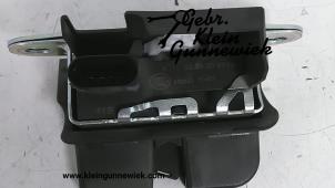 Usagé Mécanique de verrouillage hayon Volkswagen Golf Prix € 25,00 Règlement à la marge proposé par Gebr.Klein Gunnewiek Ho.BV