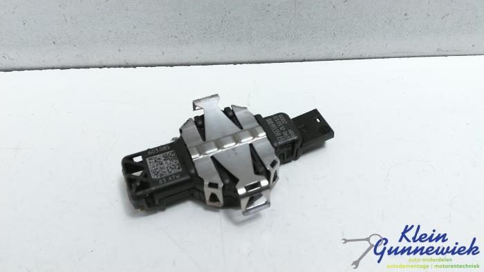 Begagnade Regnsensor Audi RS3 Pris € 17,00 Marginaltabell erbjuds av Klein Gunnewiek Autodemontage & Motorentechniek