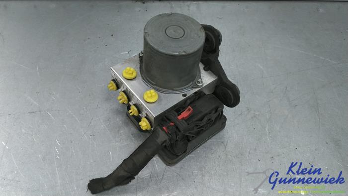 Usagé Pompe ABS Volkswagen Polo Prix € 136,00 Règlement à la marge proposé par Klein Gunnewiek Autodemontage & Motorentechniek