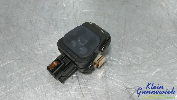 Begagnade Regnsensor Mercedes C-Klasse Pris € 20,00 Marginaltabell erbjuds av Klein Gunnewiek Autodemontage & Motorentechniek