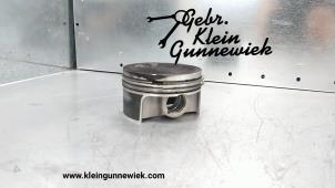 Używane Tlok Mercedes GLA-Klasse Cena € 120,00 Procedura marży oferowane przez Gebr.Klein Gunnewiek Ho.BV