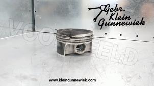Używane Tlok Mercedes GLA-Klasse Cena € 120,00 Procedura marży oferowane przez Gebr.Klein Gunnewiek Ho.BV