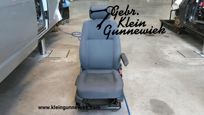 Seat, right from a Volkswagen Transporter 2009