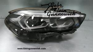 Used Headlight, right BMW 2-Serie Price on request offered by Gebr.Klein Gunnewiek Ho.BV