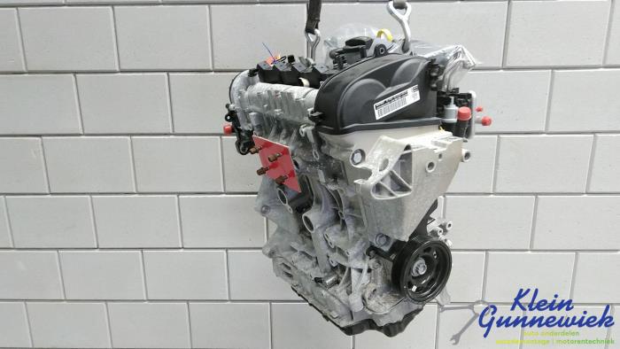 Engine Volkswagen Golf - 04E100033B CHPA