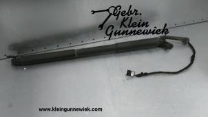 Used Rear gas strut, left BMW 3-Serie Price € 75,00 Margin scheme offered by Gebr.Klein Gunnewiek Ho.BV